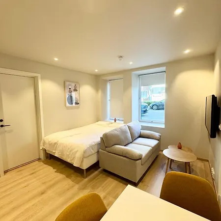 Bright & Cozy - Location *